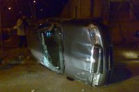 Datorită vitezei, un tânăr s-a răsturnat cu automobilul în apropierea localităţii Săsciori. O pasageră a fost transportată la Spitalul municipal Sebeş