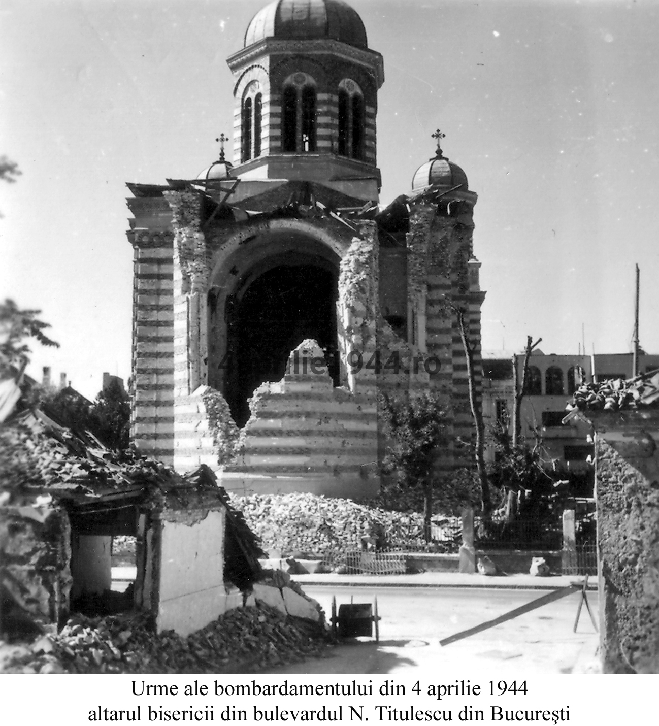 Biserica distrusa de bombardamentul din 4 aprilie 1944