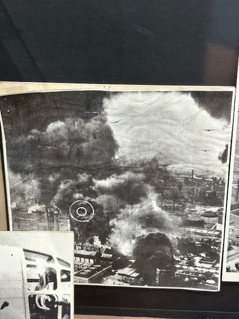 Fotografie aeriana a bombardarii rafinariilor de la Ploiesti