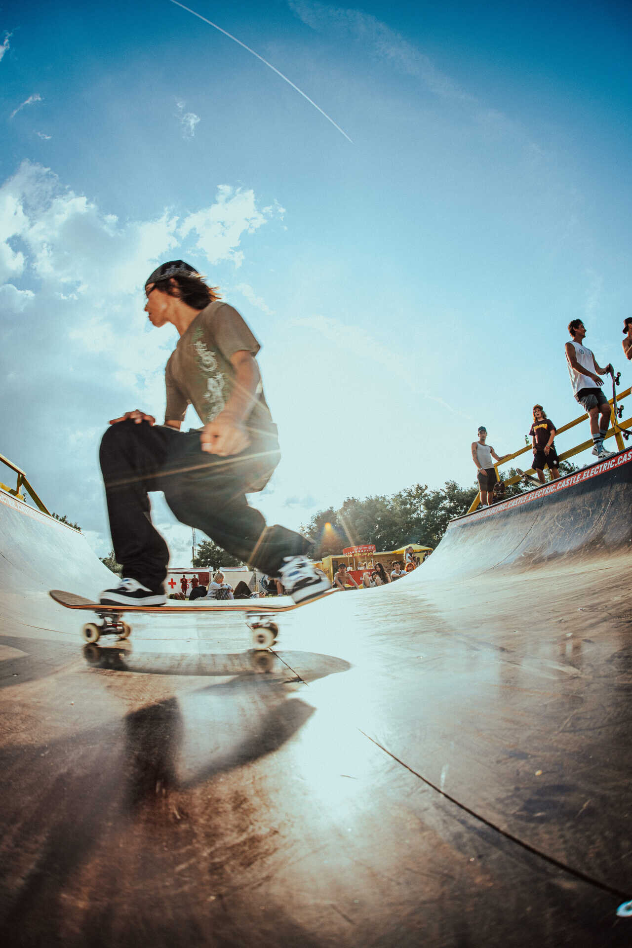 Skater in rampa, in skatepark-ul Electric Castle 2026